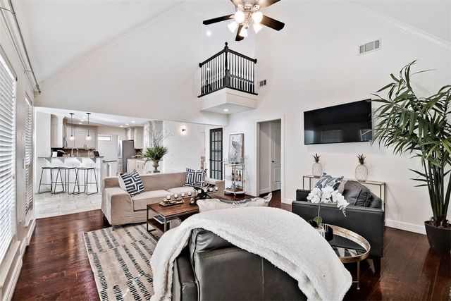 2200 S 18th Place, Rogers, AR 72758