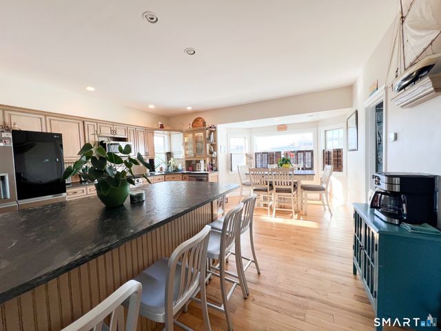 712 East Broadway, Milford, CT 06460
