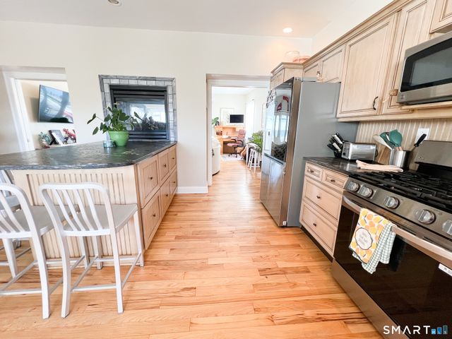712 East Broadway, Milford, CT 06460