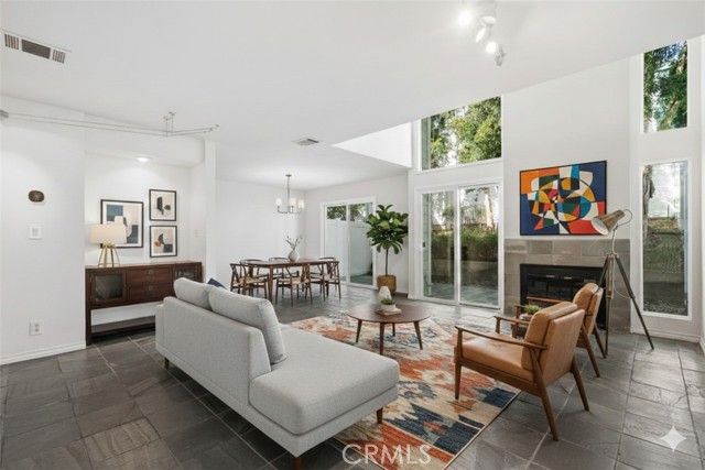 10056 Melinda Way 3, Northridge (los Angeles), CA 91325