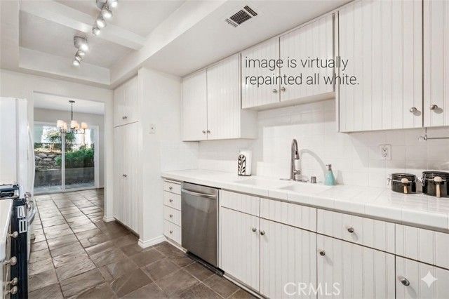 10056 Melinda Way 3, Northridge (los Angeles), CA 91325