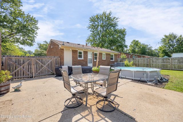 6612 Stana Dr, Louisville, KY 40258