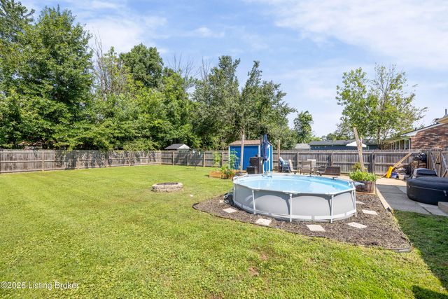 6612 Stana Dr, Louisville, KY 40258