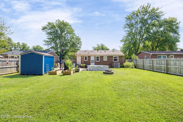 6612 Stana Dr, Louisville, KY 40258
