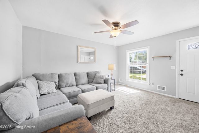 6612 Stana Dr, Louisville, KY 40258