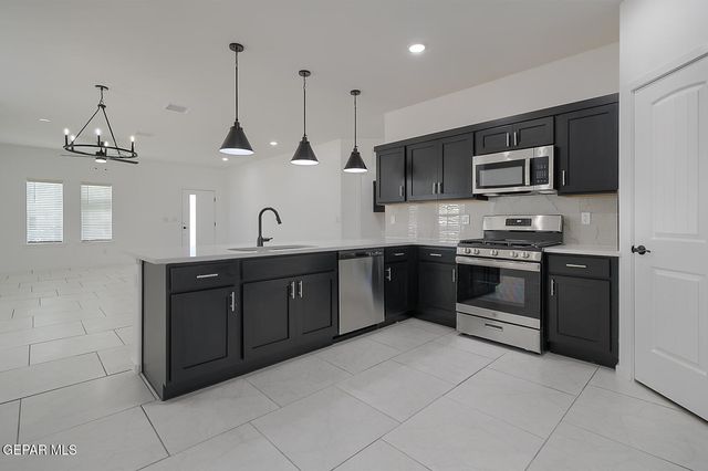 1025 Sidonia Place, Socorro, TX 79927