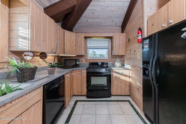 103 Salt Spray Court, Emerald Isle, NC 28594