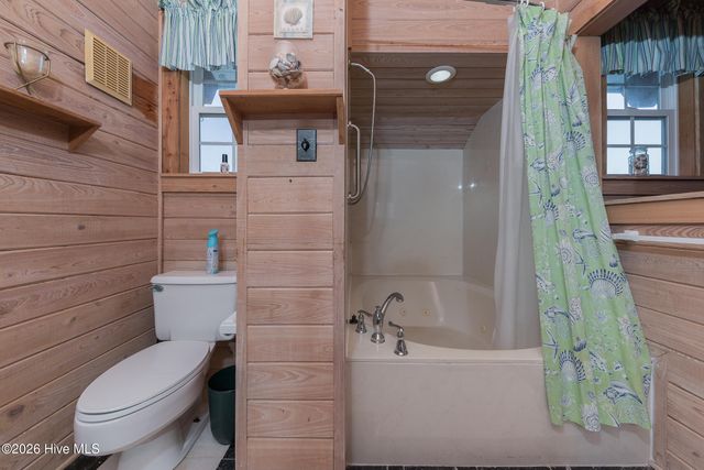 103 Salt Spray Court, Emerald Isle, NC 28594