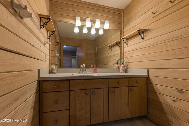 103 Salt Spray Court, Emerald Isle, NC 28594