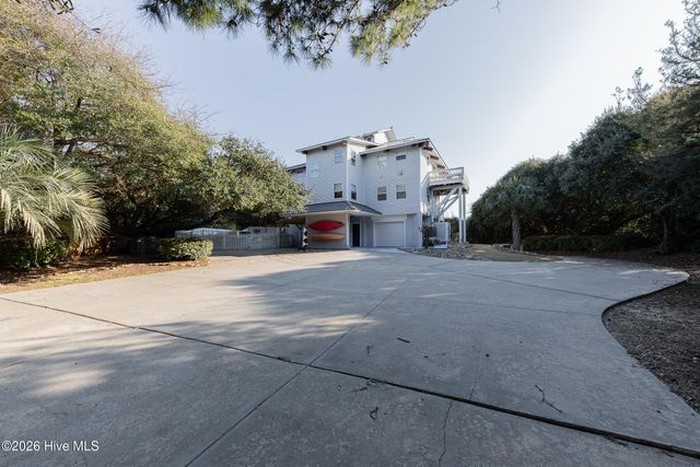 103 Salt Spray Court, Emerald Isle, NC 28594