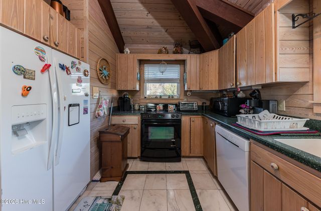 103 Salt Spray Court, Emerald Isle, NC 28594