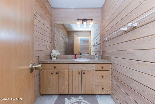 103 Salt Spray Court, Emerald Isle, NC 28594