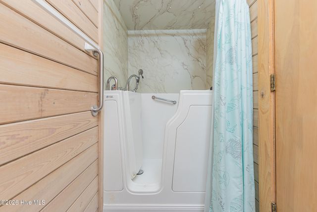 103 Salt Spray Court, Emerald Isle, NC 28594