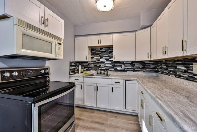 104 Waverly Avenue, Harrison Twp, OH 45405