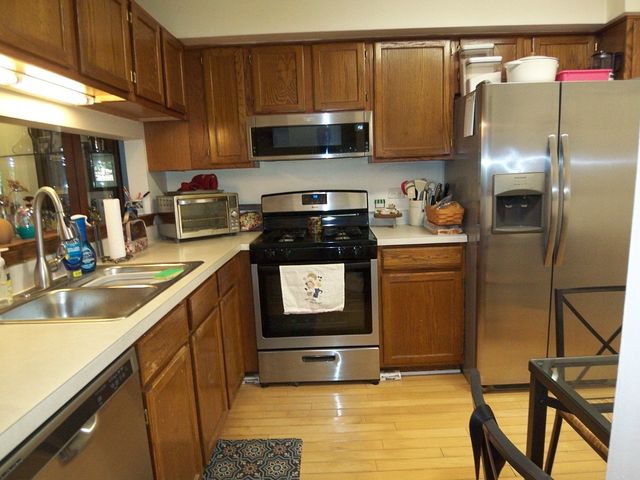 1069 Talbots Lane 105, Elk Grove Village, IL 60007