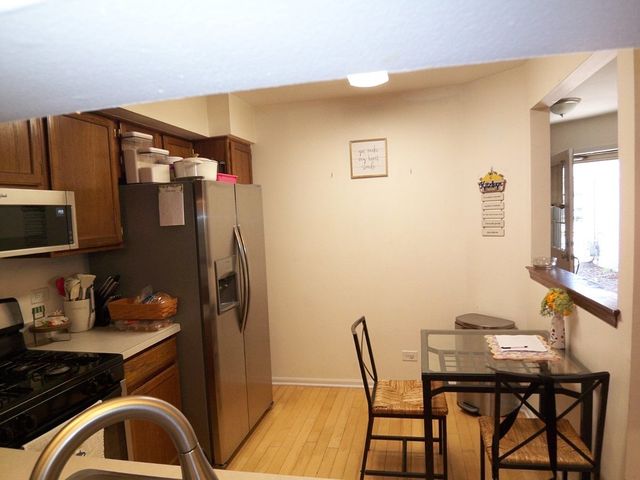 1069 Talbots Lane 105, Elk Grove Village, IL 60007