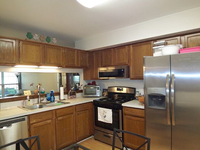 1069 Talbots Lane 105, Elk Grove Village, IL 60007