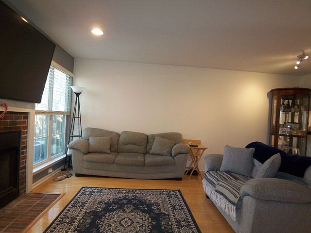 1069 Talbots Lane 105, Elk Grove Village, IL 60007
