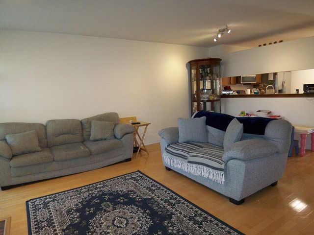 1069 Talbots Lane 105, Elk Grove Village, IL 60007