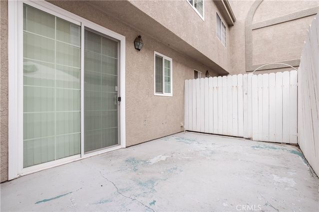 18347 Saticoy Street 35, Reseda, CA 91335