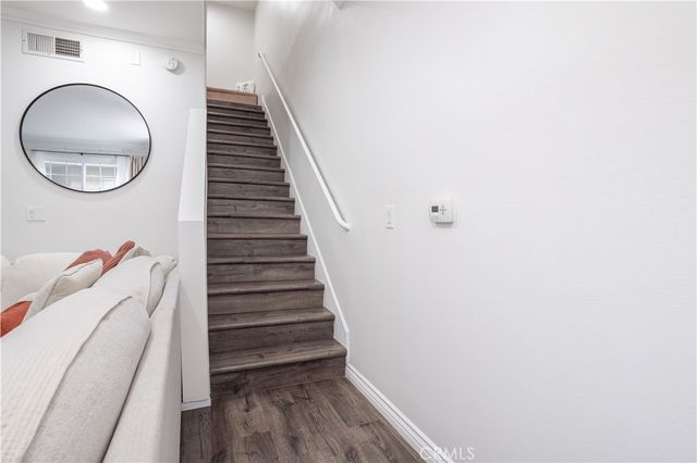 18347 Saticoy Street 35, Reseda, CA 91335
