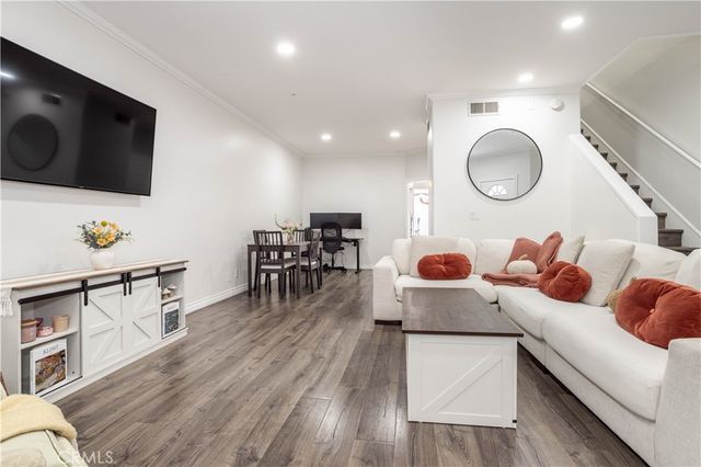 18347 Saticoy Street 35, Reseda, CA 91335