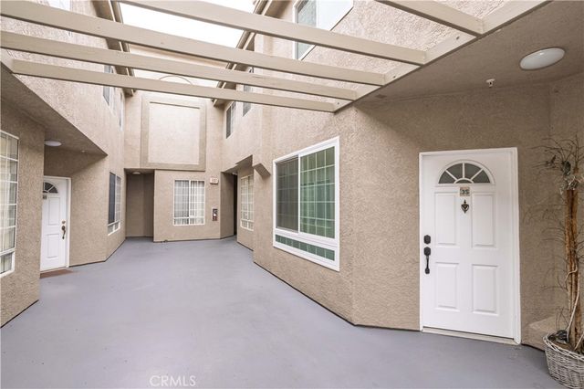 18347 Saticoy Street 35, Reseda, CA 91335