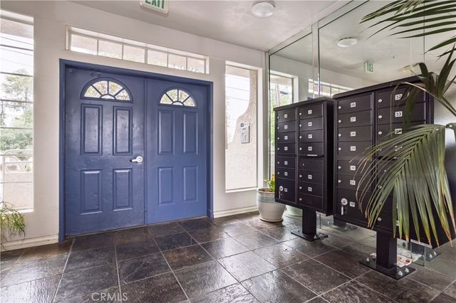 18347 Saticoy Street 35, Reseda, CA 91335