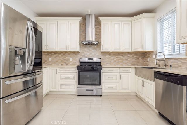 18347 Saticoy Street 35, Reseda, CA 91335