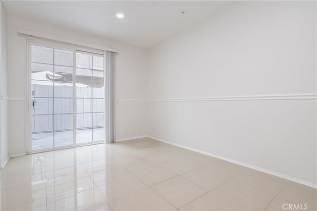 18347 Saticoy Street 35, Reseda, CA 91335