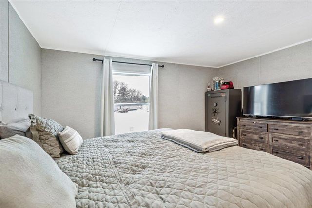 78 Lynn Lou Drive, Highgate, VT 05459