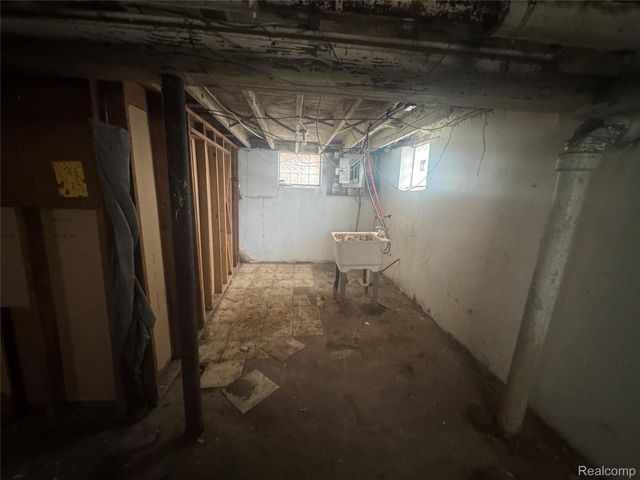 15416 Snowden Street, Detroit, MI 48227