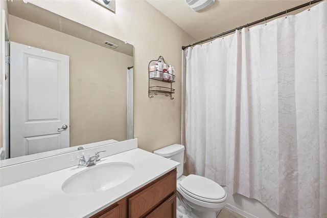 2020 Glen Hollow Drive, Lancaster, TX 75134