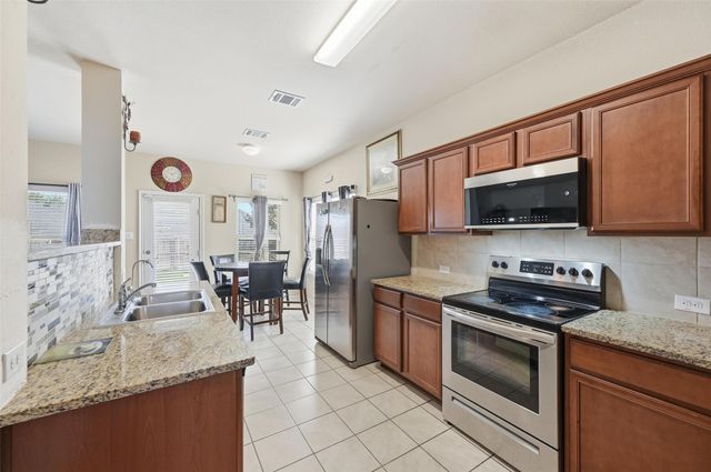 2020 Glen Hollow Drive, Lancaster, TX 75134