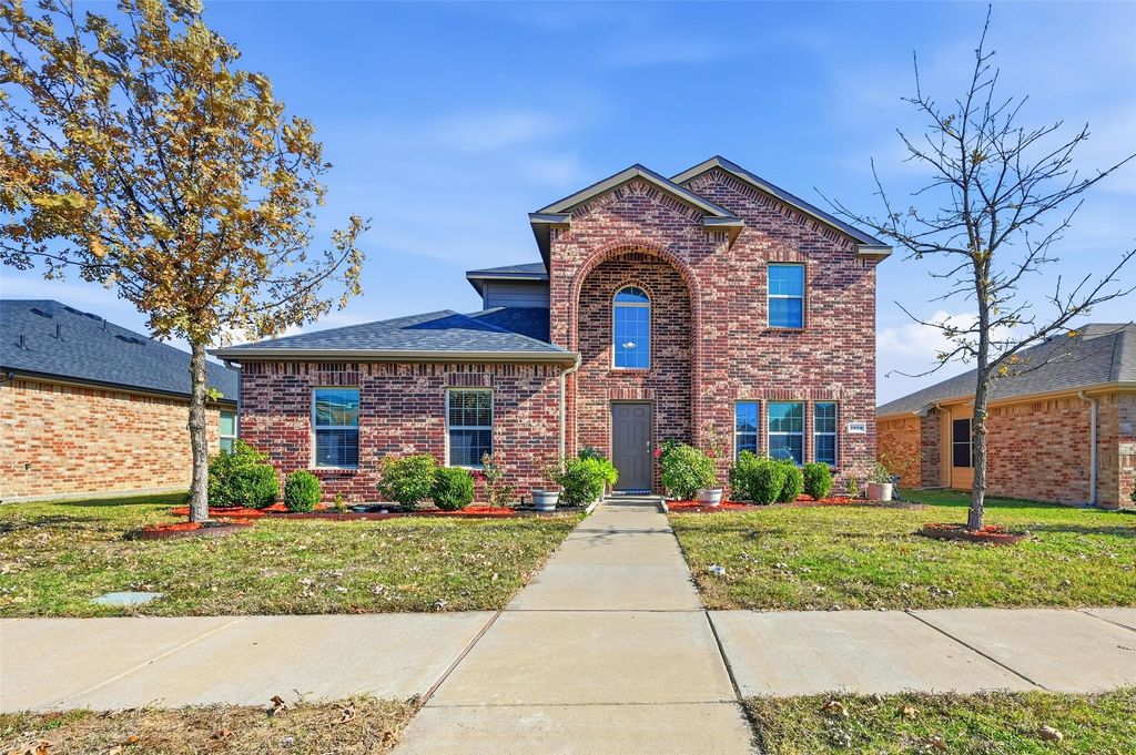 2020 Glen Hollow Drive, Lancaster, TX 75134