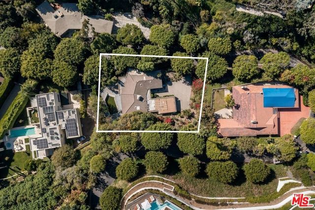 1150 Laurel Way, Beverly Hills, CA 90210