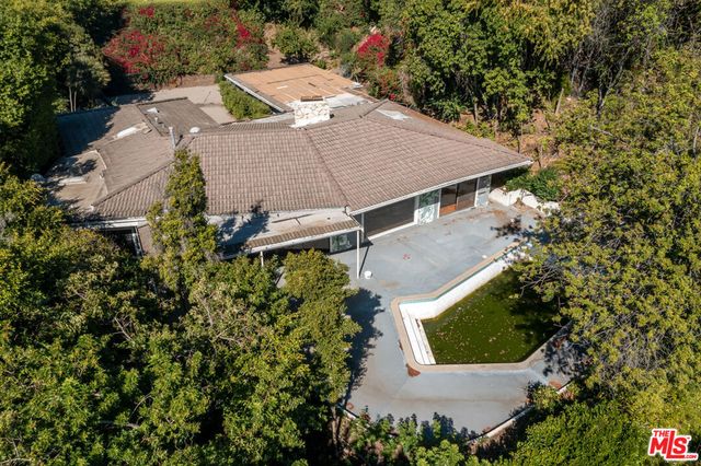 1150 Laurel Way, Beverly Hills, CA 90210