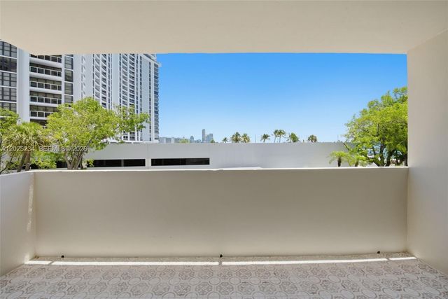 5 Island Ave 2F, Miami Beach, FL 33139