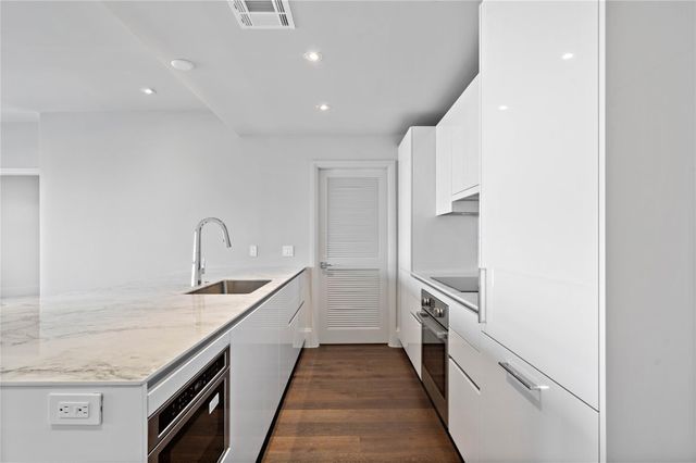 1701 Hermann Drive 30D, Houston, TX 77004