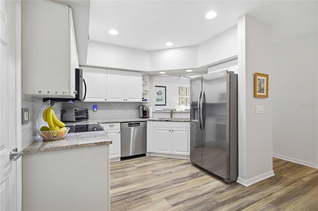 7325 FOUNTAIN PALM CIRCLE 7325, Bradenton, FL 34203
