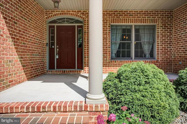 11067 WEATHERSTONE DR, Waynesboro, PA 17268