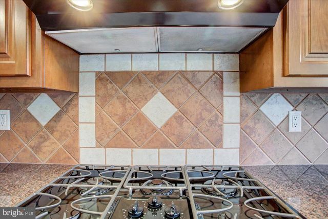 11067 WEATHERSTONE DR, Waynesboro, PA 17268