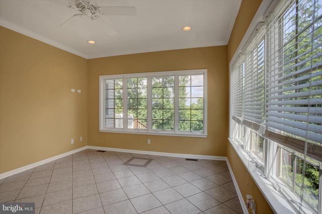 11067 WEATHERSTONE DR, Waynesboro, PA 17268