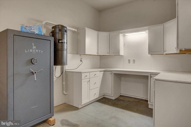 11067 WEATHERSTONE DR, Waynesboro, PA 17268