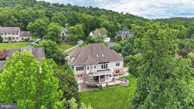 11067 WEATHERSTONE DR, Waynesboro, PA 17268