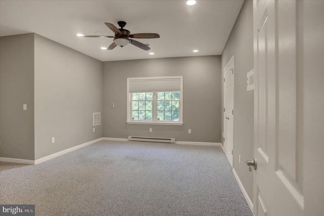 11067 WEATHERSTONE DR, Waynesboro, PA 17268