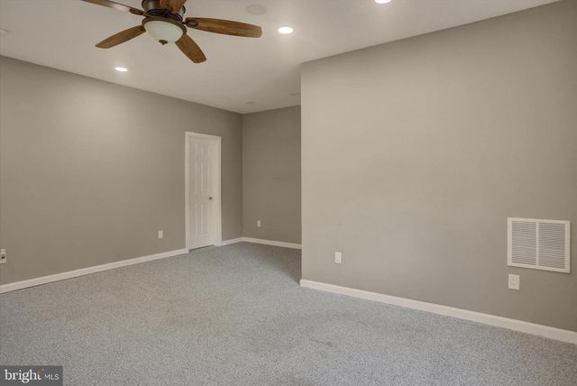 11067 WEATHERSTONE DR, Waynesboro, PA 17268
