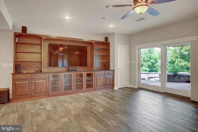 11067 WEATHERSTONE DR, Waynesboro, PA 17268
