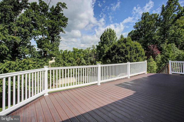 11067 WEATHERSTONE DR, Waynesboro, PA 17268