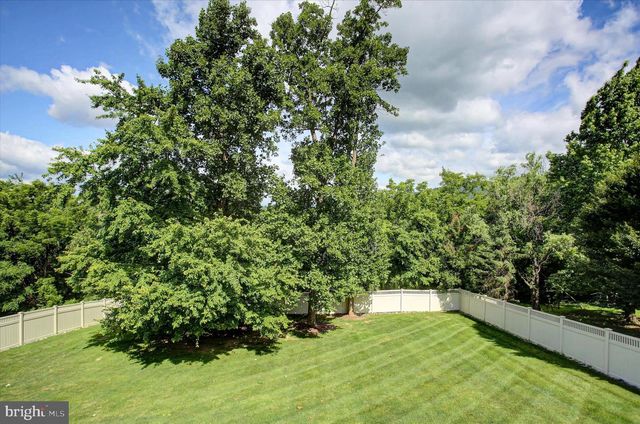 11067 WEATHERSTONE DR, Waynesboro, PA 17268